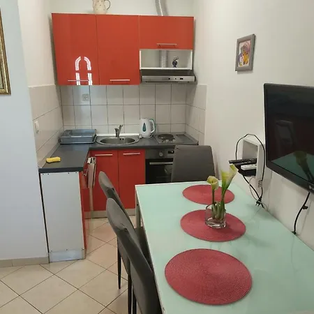 Apartment Ante *