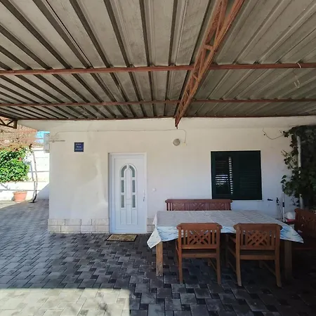 Apartment Ante *